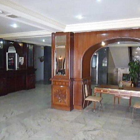 Commodore Hotel Аман Екстериор снимка
