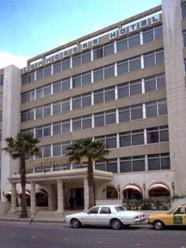 Commodore Hotel Аман Екстериор снимка