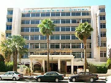 Commodore Hotel Аман Екстериор снимка